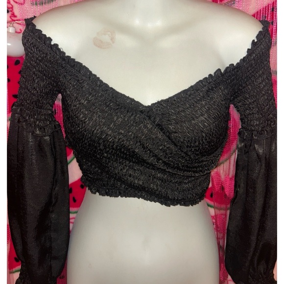 🖤 2 for $15 Smocked Off-Shoulder Crop Top with Puff Sleeves - Picture 2 of 6